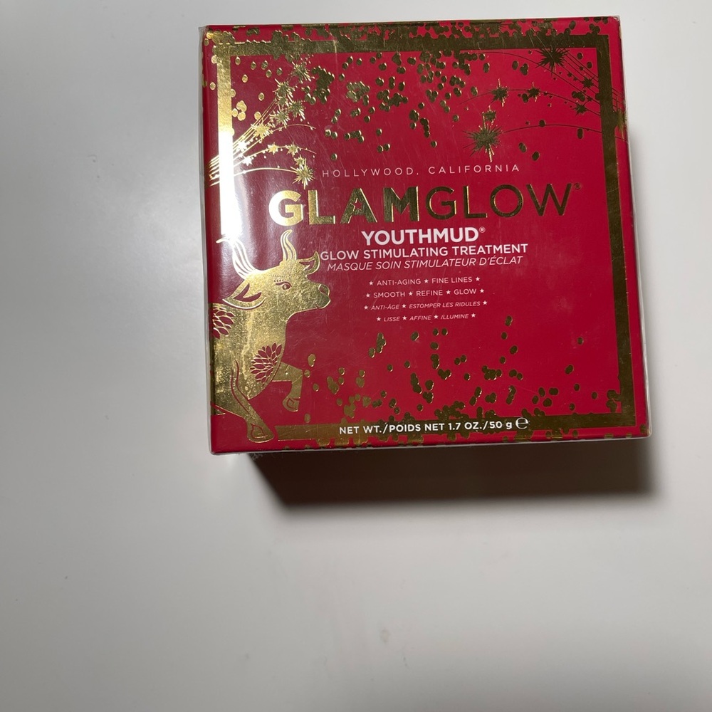 Glam glow youth mud